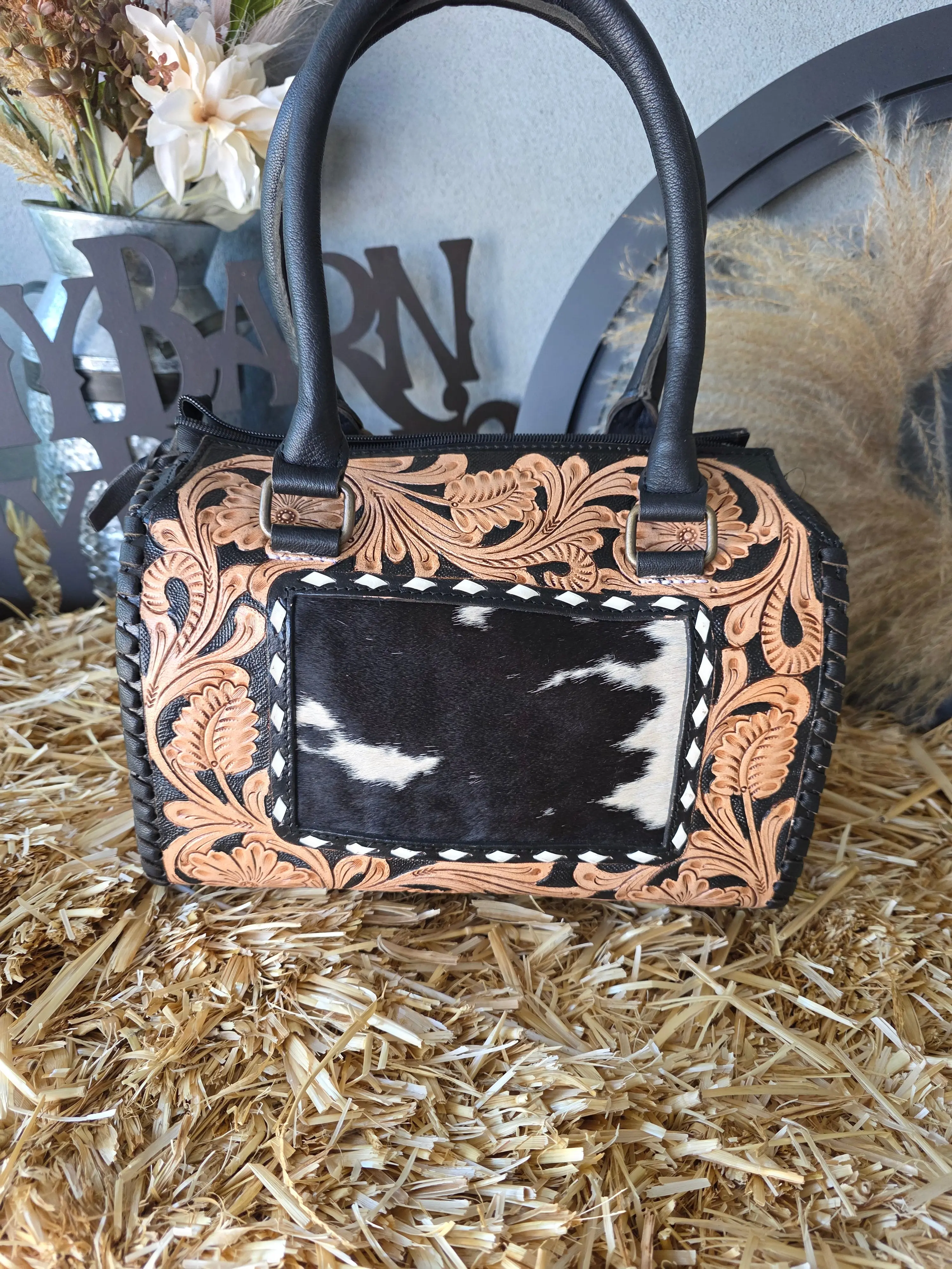 Medium Duffle bag with tooling with cowhide Medium Duffle bag with tooling with cowhide