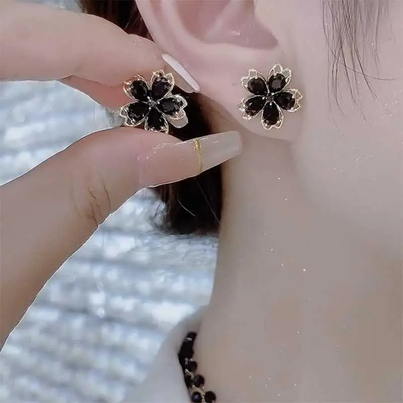 Women's Light Premium Black Zircon Flower Earrings, Trendy Petite Studs, Everyday Versatile Costume Jewelry (HNAM91), Flower Shape