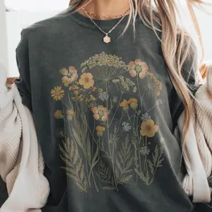 Wildflower Shirt - Pressed Flower Graphic Tee, Boho Botanical T-Shirt with Vintage Meadow Flowers, Comfort Colors Nature Top for Women