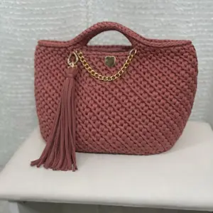 Handwoven Crochet Bag – Artesana Collection”