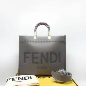 Pre-owned FENDI Leather Shoulder Bags 7.8'' R3589 Shoulder Bag C219650334 0409 T1 Qiqi