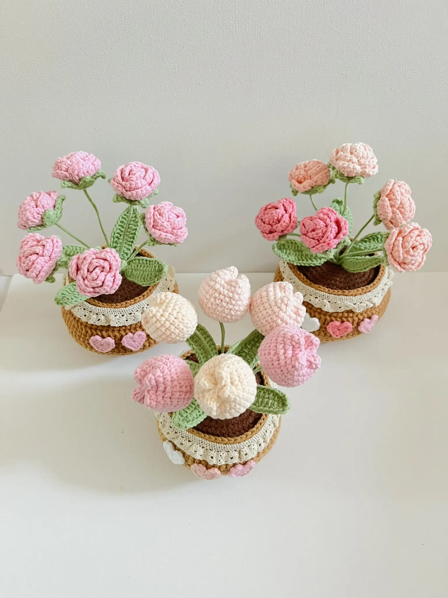 crochet potted plant+potted flowers+potted roses+potted tulips+home decoration+desk decoration+car decoaration+mother's day gift+pink+red+creative gift+unique gift+house warm