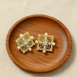 Gold Snowflake Earrings Women's Earrings Snowflake Studs for Women Gold Studs Fashion Earrings Winter Jewelry Gift for Women Gift for Mom Earrings Earrings EarringStyle FashionJewelry GiftIdeas WinterAccessories TkJewelryTrend wedding valentine