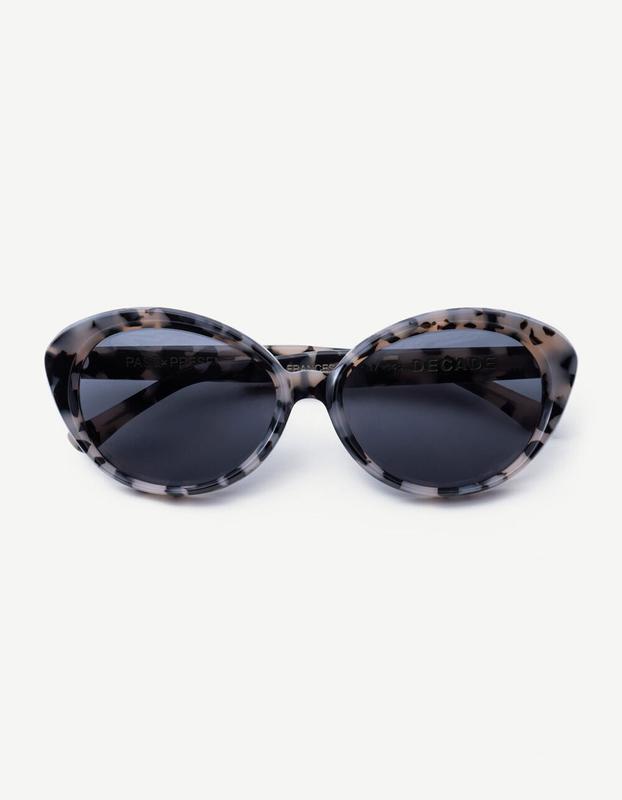 DECADE  Womens Frances 70s Sunglasses, Tortoise
