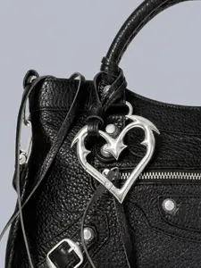 Angel Heart Buckle Metal Keychain, Closed Spring Clip, Bag Accessory, Birthday Gift, Fashionable Charm, Perfect for Bags & Accessories