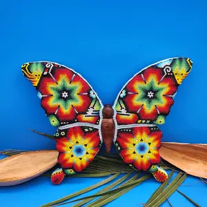 madera tallada a mano con arte wixarika Decor