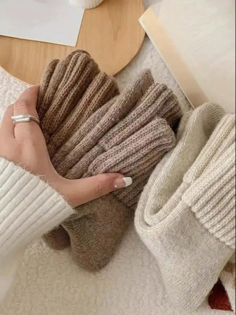 Product Introduction of Nyzfexk Women's Solid Mid-calf Socks, Casual Soft Comfy Warm Socks for Fall & Winter, Women's Socks for Daily Wear 9