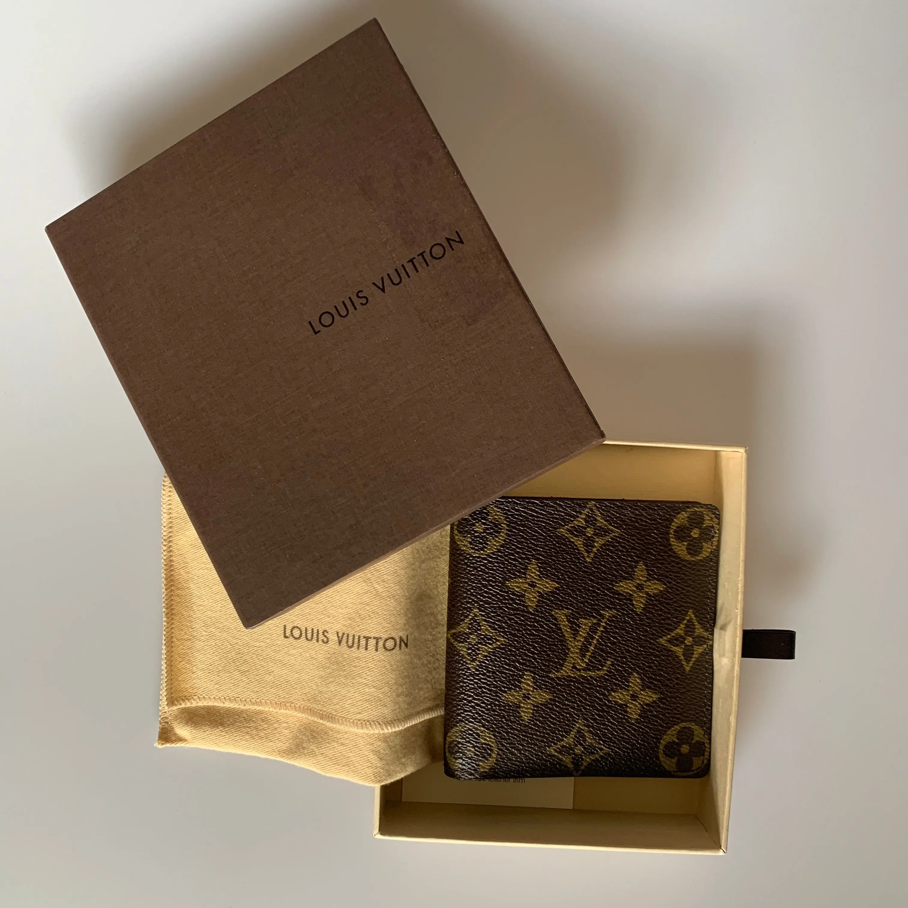 Pre-owned Louis Vuitton Brown Small leather goods FINAL SALE NO RETURN CANCELLATION monogram mens bifold wallet CA0076 Authentic with COA box and dust bag 4x4