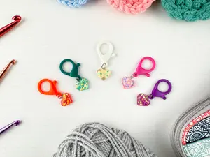 Custom Stitch Marker with Lobster Clasp | Glitter Heart Charm