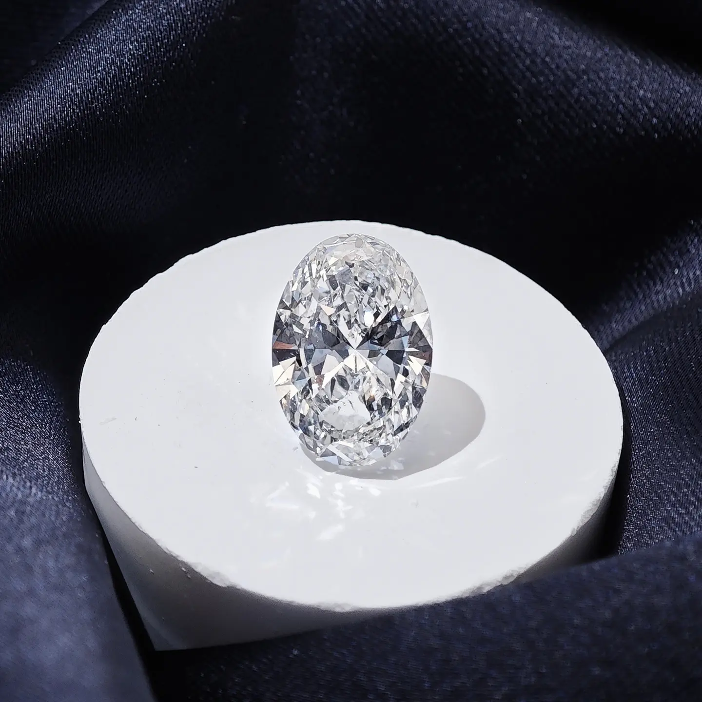 IGI Certified Oval Cut Lab-Grown Diamond - 1.02 Carats - E Color - VVS 2 - LG801619757