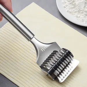 Stainless Steel Noodle Cutter, Pasta Cutter, Multi-Functional Manual Noodle Maker, Kitchen Noodle Press Machine, Roller Noodle Slicer Tool for Home Use