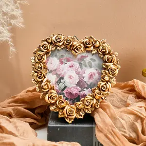 1pc Multi-Head Rose Heart-Shaped Photo Display Frame, 3D Rose Pattern Flower Design Resin Photo Frame for Home Decor and Photography Props, Home Decor Accessory