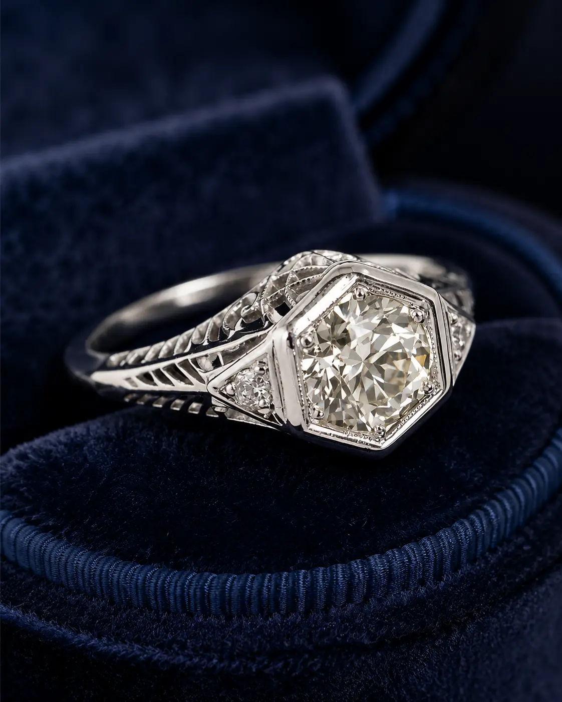 Women's 925 Silver-Plated Retro Open Band Ring - Hexagon Crystal Statement Ring, Witchy Aesthetic Costume Jewelry for Prom Wear, Unique Gift, Female