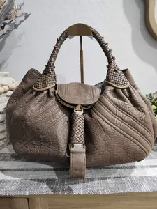 Pre-owned FENDI Leather Shoulder Bags PRELOVED Vintage Taupe Nappa Wisteria Soy Hobo Bag