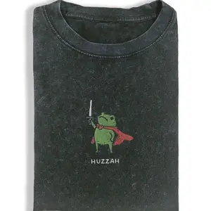 Huzzah Frog with Sword Vintage Crew Neck T-Shirt – Unisex Casual Comfort, Breathable Cotton Fabric, Perfect for Daily Wear – Funny Short Sleeve Top for Fashion Men & Women091103 1TH