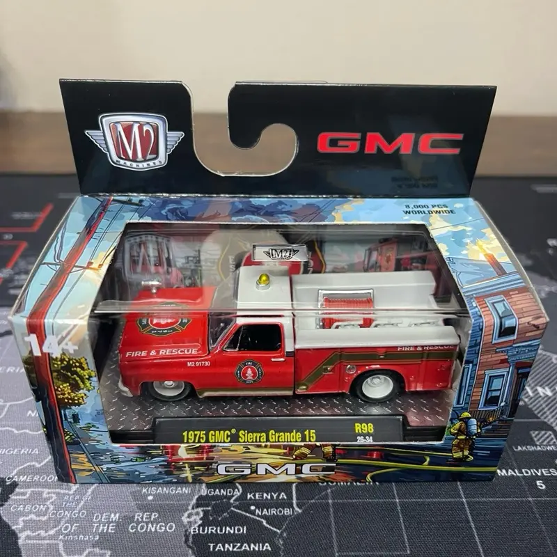 M2 Machines 1975 GMC Sierra Grande 15 Fire & Rescue Truck R98 26-34