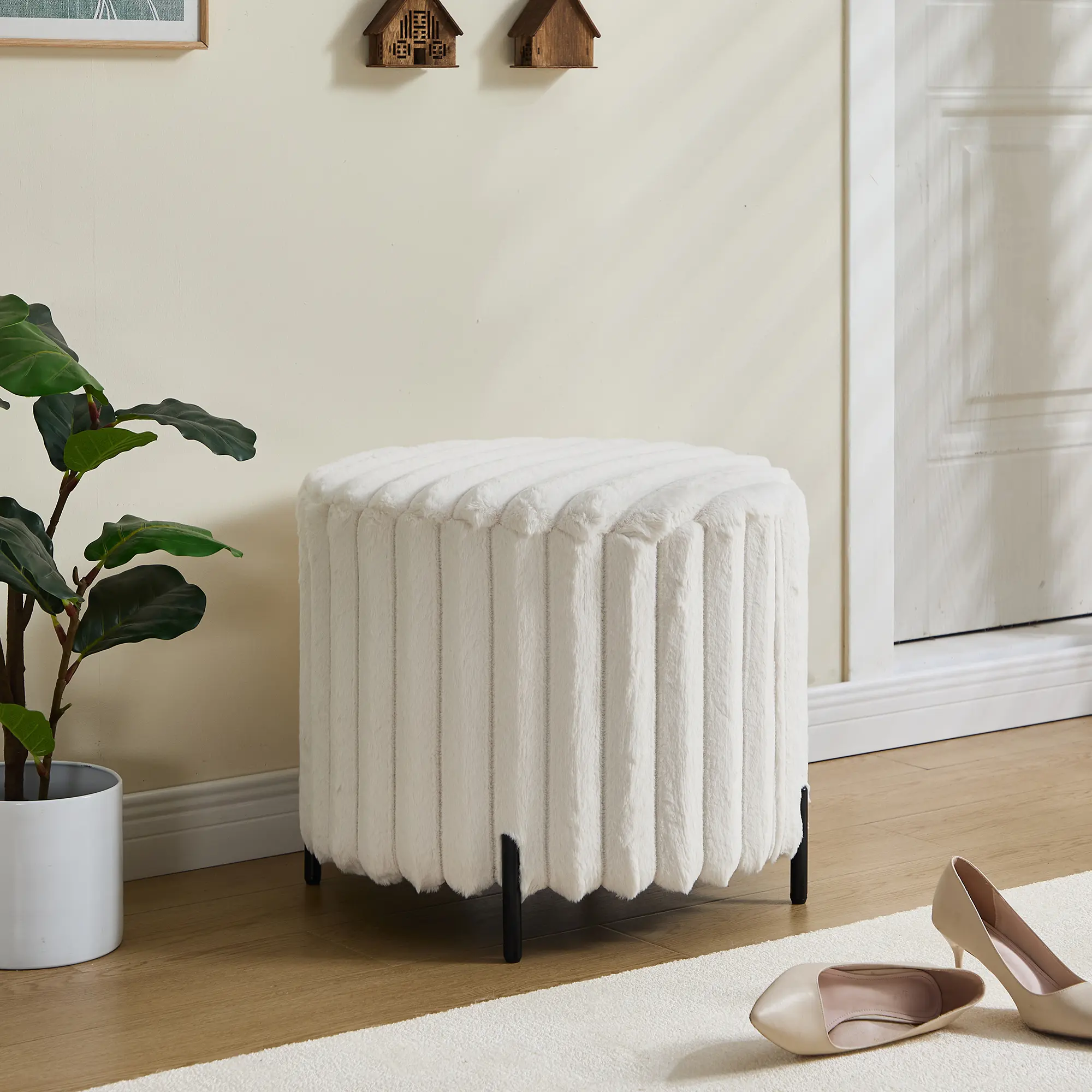 Round Faux Fur Pouf Ottoman with Black Metal Legs, Beige, 22.05 Inch Wide, Soft Footrest for Living Room, Bedroom, Entryway, Lightweight and Portable, Easy Assembly