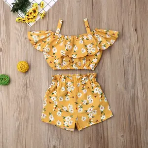 Sweet and cute daisy print two-piece dress for female infants and toddlers - cold shoulder pleated crop top and high waisted shorts, bohemian summer set for children aged 1-6 years old