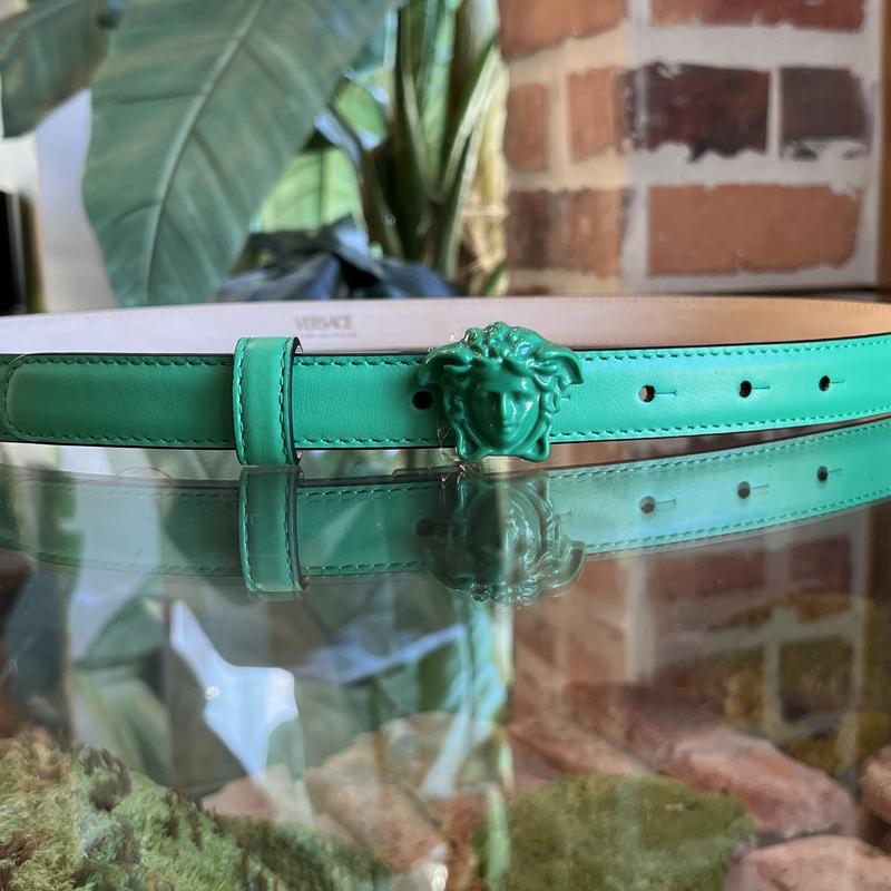 Pre-owned VERSACE Green Medusa Head Monochrome Belt 90/36(L)