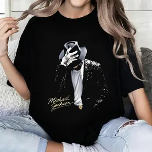 100 Percent Cotton Casual Fashion T-Shirt Michael Jackson Iconic Pose With Signature And Sparkling Jacket Design Perfect For Music Lovers And Pop Culture Fans Ideal Gift For Friends Family Or Yourself During Spring Summer Seasons