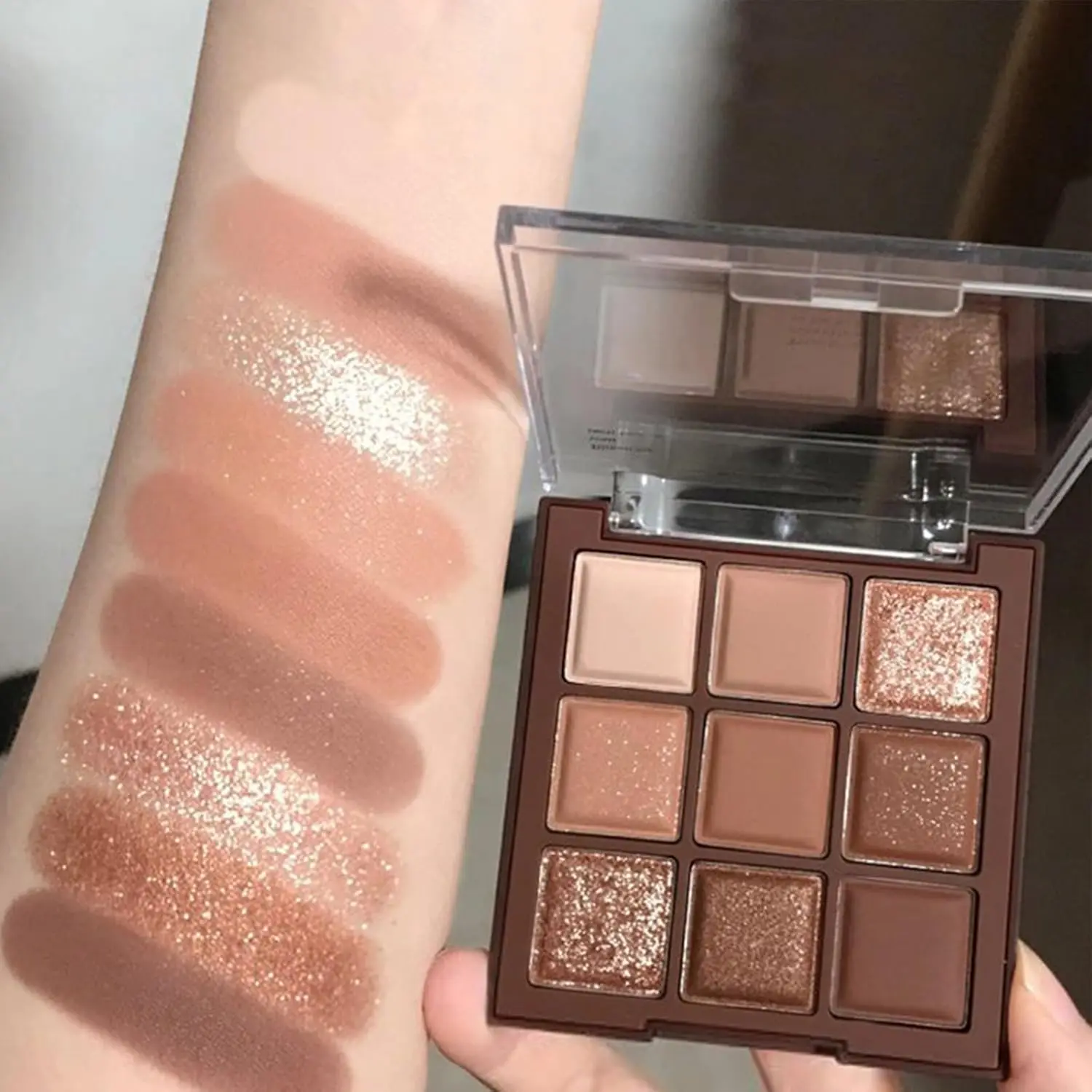 Erinde Eyeshadow Palette Matte Shimmer Glitter Eye Shadow Makeup Highly Pigmented Long Lasting Waterproof Natural Neutral Nude Eyeshadow Makeup Pallet Chocolate Brown eyeshadow palette eyeshadow palette Eye Makeup Product Eye Shadow Plate