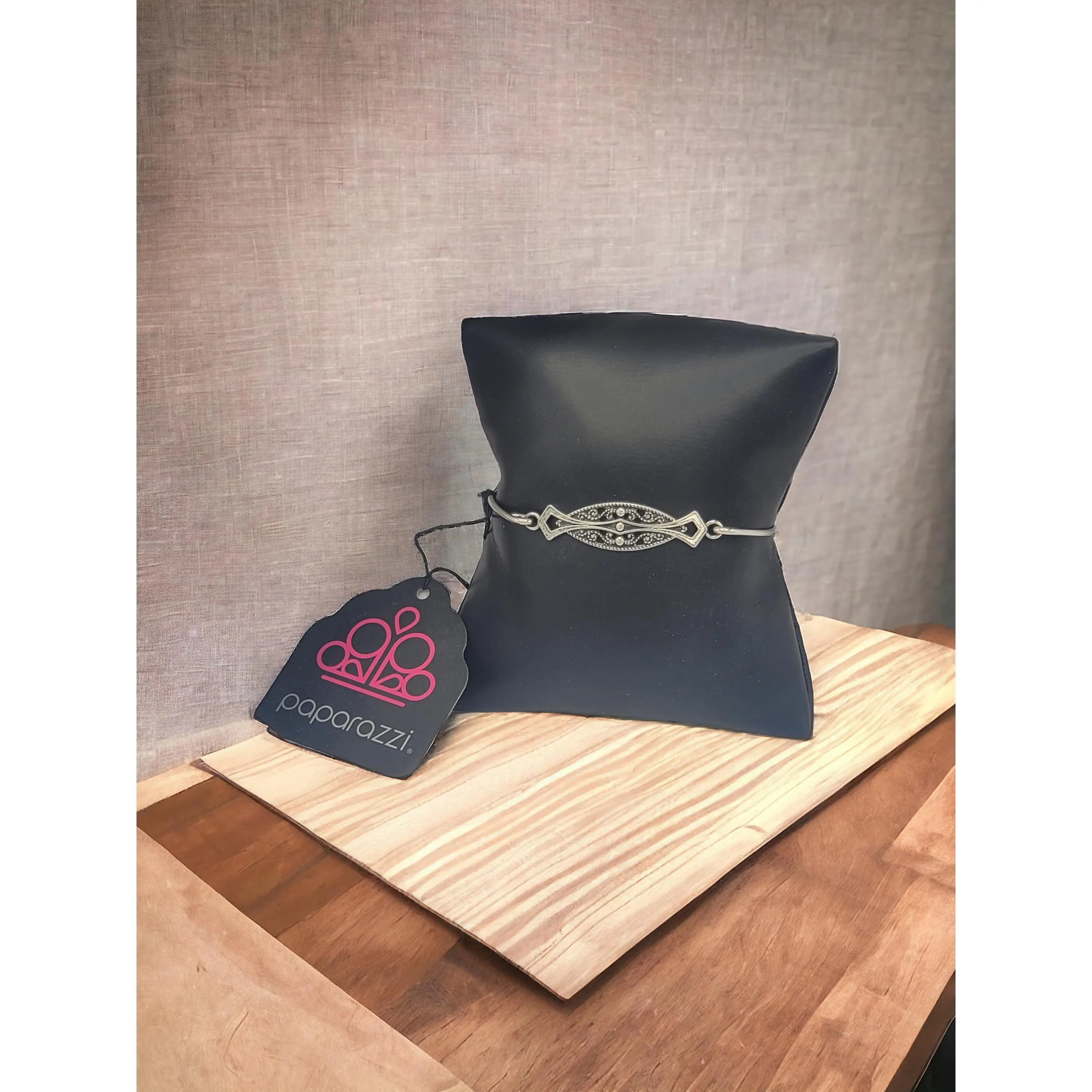 Princess Dainty Bangle Bracelet - Elegant Design with Decorative Elements, Ideal for Everyday Wear