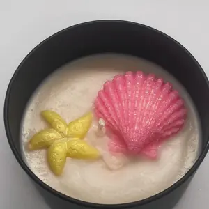 4.5oz Soy Wax Candle in the Scent Grape Bubble Gum