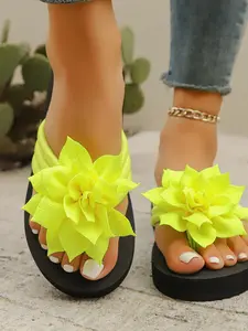 Women's Versatile Travel Flip Flops, High-Value Flower Design, Anti-Slip Beach Sandals, Large Size Fashion Outdoor Slippers, Lightweight Sandal
