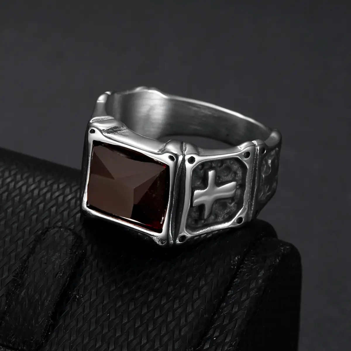Men's Retro Stainless Steel Statement Ring, Gothic Cross with Dark Red Zircon for Daily Wear, Christmas & Halloween