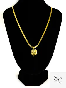 18K Gold Clover Pendant Necklace