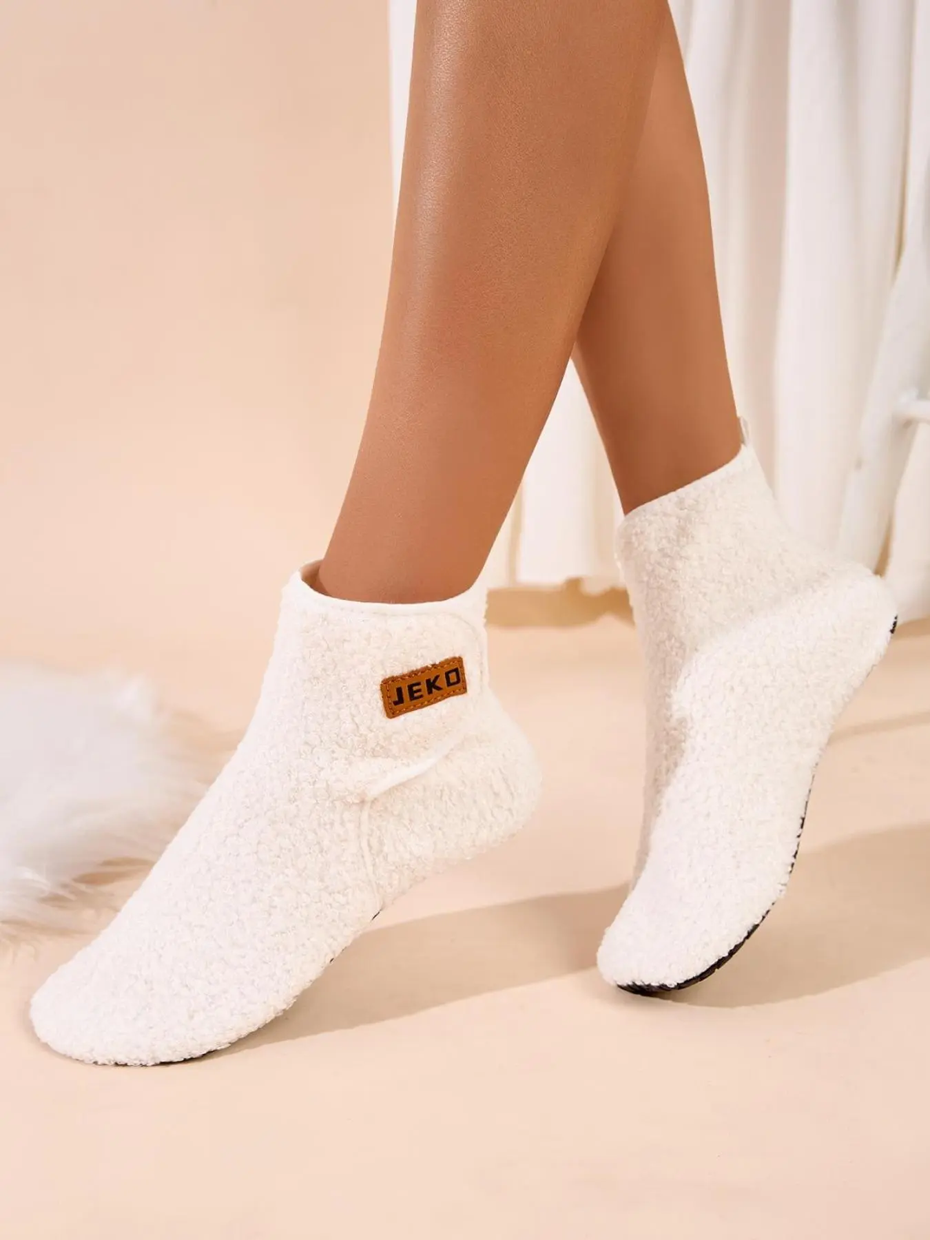 Women's Solid Color Plush Lined Sports Slippers, Casual Soft Comfortable Home Slippers, Warm Non-slip Slippers for Indoor & Outdoor Wear Footwear