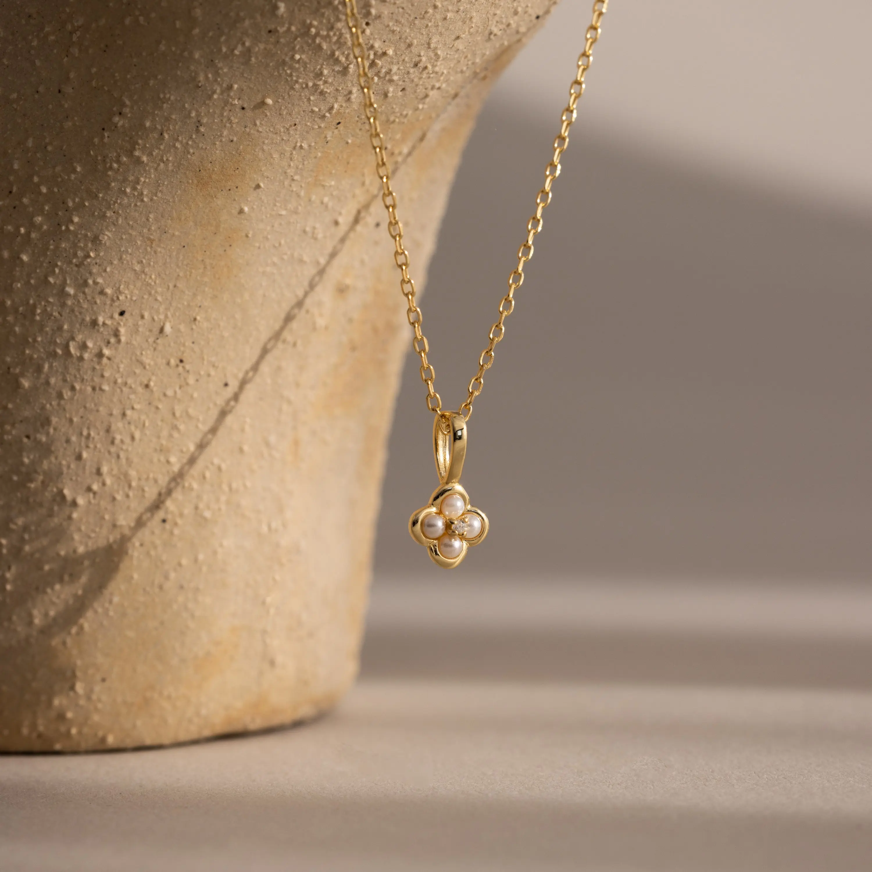 Rounded Flower Pearl Necklace by Caitlyn Minimalist - Dainty Pearl & Diamond Floral Charm Necklace - Wedding Jewelry - Gift for Wife