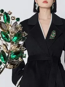 Elegant Vintage Luxury Leaf Brooch, Versatile Suit Coat Dress Accessory, Colorful Crystal Fashion Pin, Ideal Gift for Formal Occasions, Flower Brooch