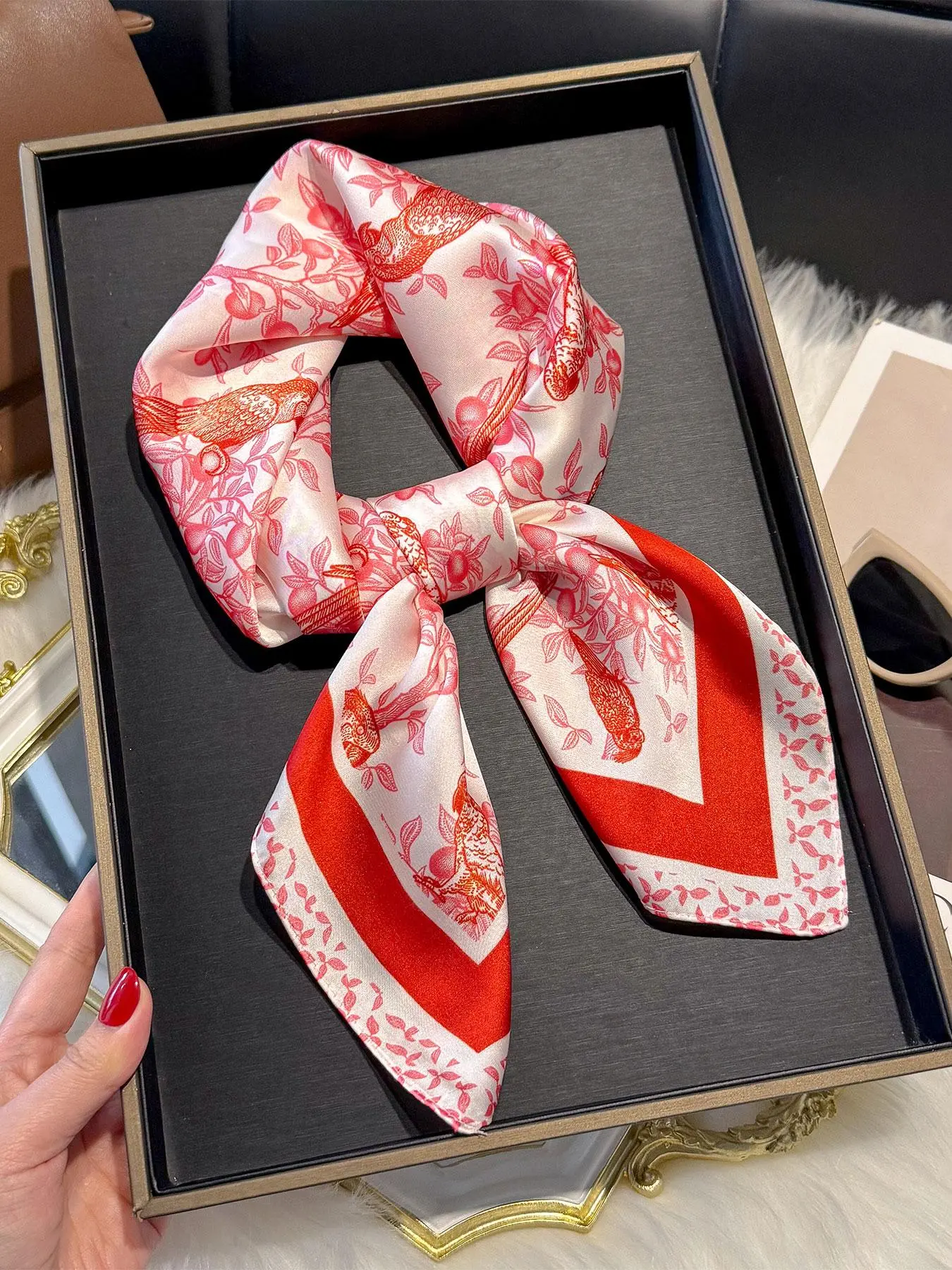 Women's Ditsy Floral Print Square Scarf, Boho Style Scarf, Casual Soft Comfortable Floral Pattern Shawl for Daily Wear, Fashion Accessories for Women & Girls