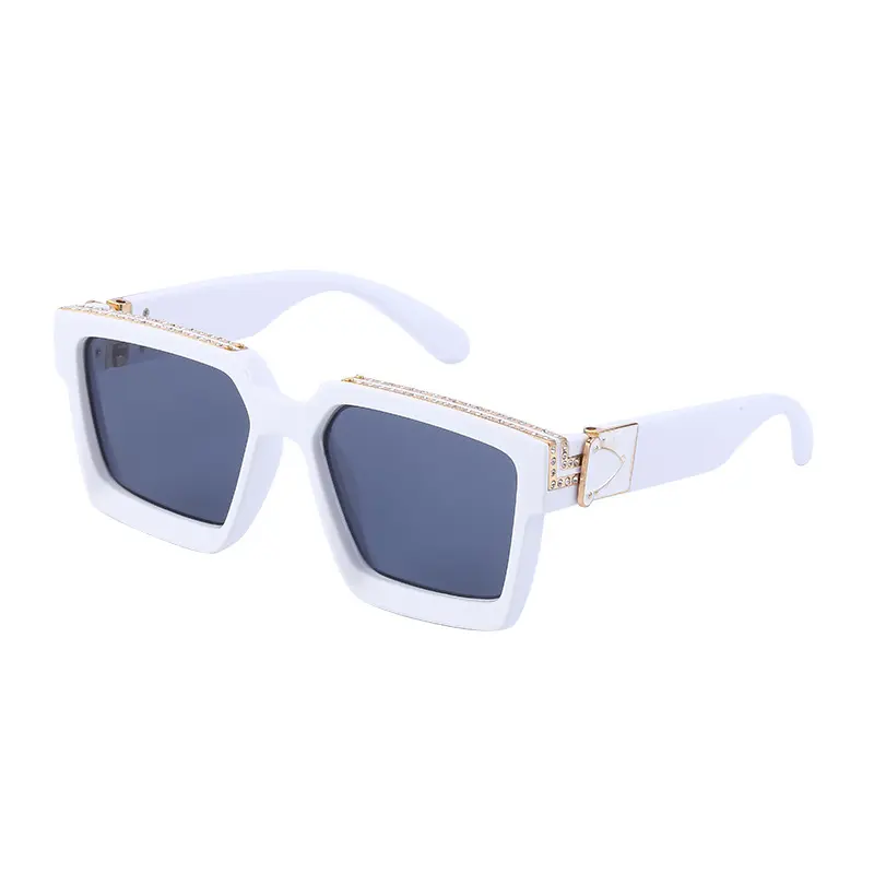 C8 Bright White Frame Gray Lens [with Diamonds]