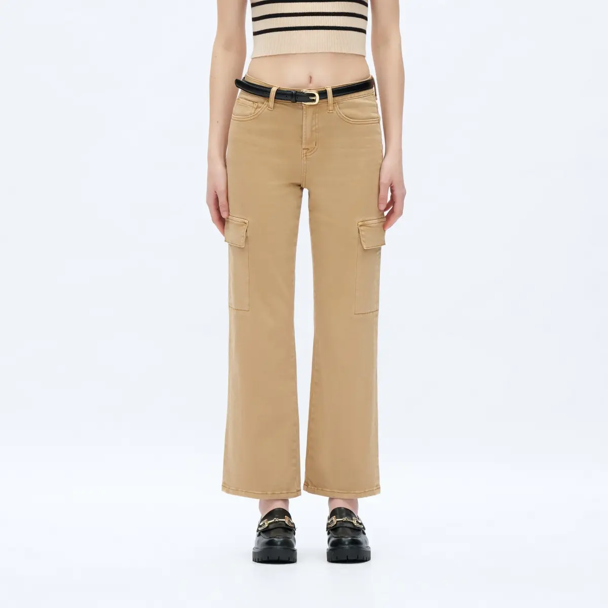 Vogatiques Mid Rise Cargo Jeans Wide Leg Cropped Pants, Stretch Denim Utility Jeans with Pockets for Casual Streetwear