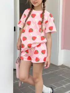 Girls' Fashionable Two-Piece Set, Strawberry Print Round Neck Short Sleeve Top & Elastic Waist Shorts, Summer for Parties
