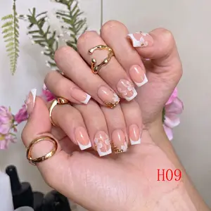 Nailbeebee H09 0.8 inch Handmade Press-On Nails | Reusable,Salon-Quality,Long-Lasting,Glossy Design |  For Daily Office & Workplace,Date Nights & Romantic Outings,Shopping & City Leisure Trips,Holiday & Short Travels