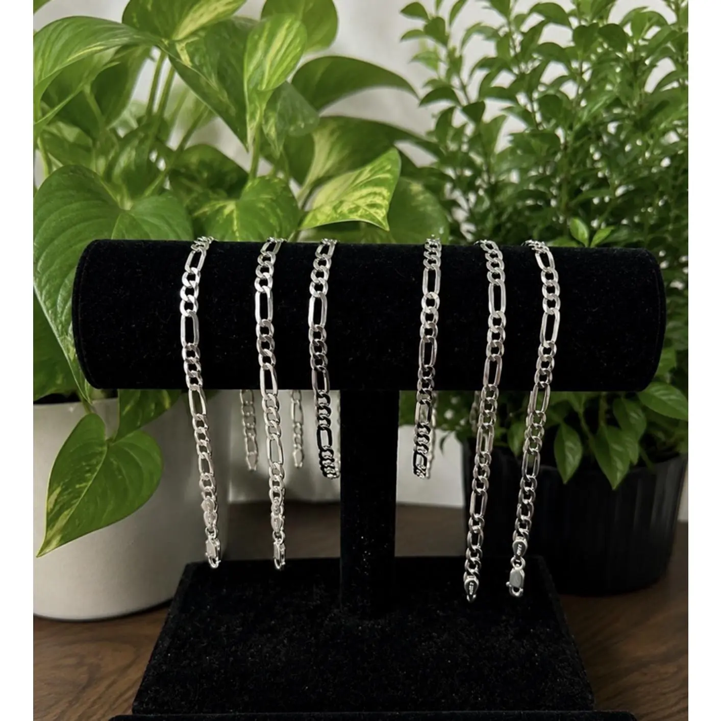 Figaro Bracelet 8" and 4mm - Elegant Silver Chain Accessory for Women