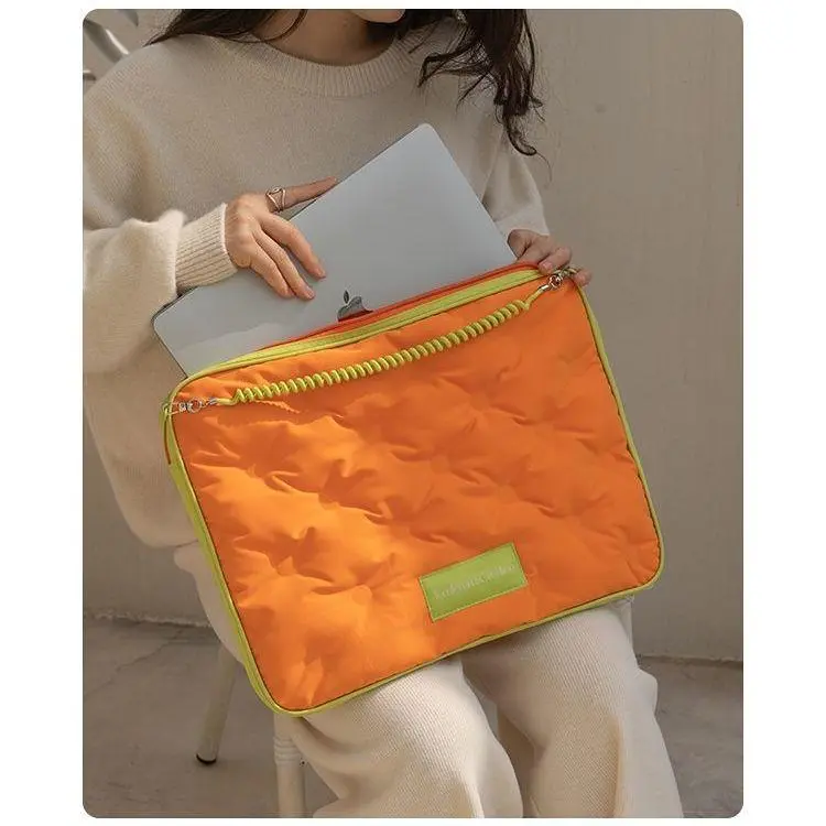 Quilted Pillow Laptop Sleeve, Cute Korean Style Cotton Filled Bag with Zip Closure for 16-Inch Notebooks, Unisex Waterproof & Dustproof, Pillow Shape, Fits Up To 16-Inch Notebooks