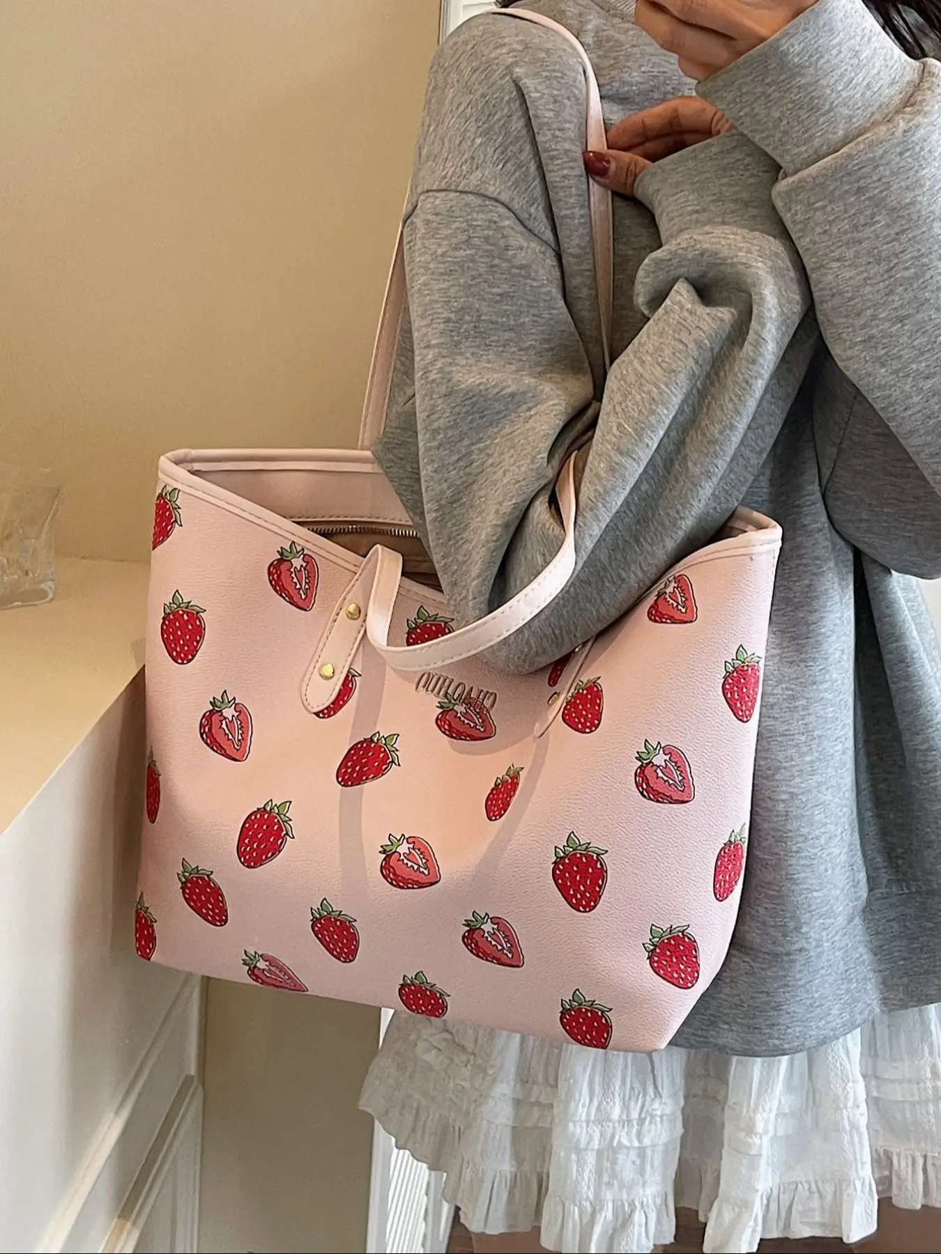 Large Capacity Women's PU Tote Bag, Beautiful Strawberry and Cherry Design, Stylish Handbag for Daily Use, Perfect Gift Idea, Fashionable Patterned Bag, Casual Trendy Bag, Casual Everyday Bag, Fashion Bags