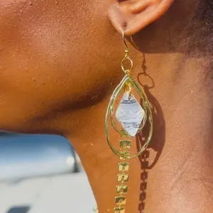 Ear-lace 4