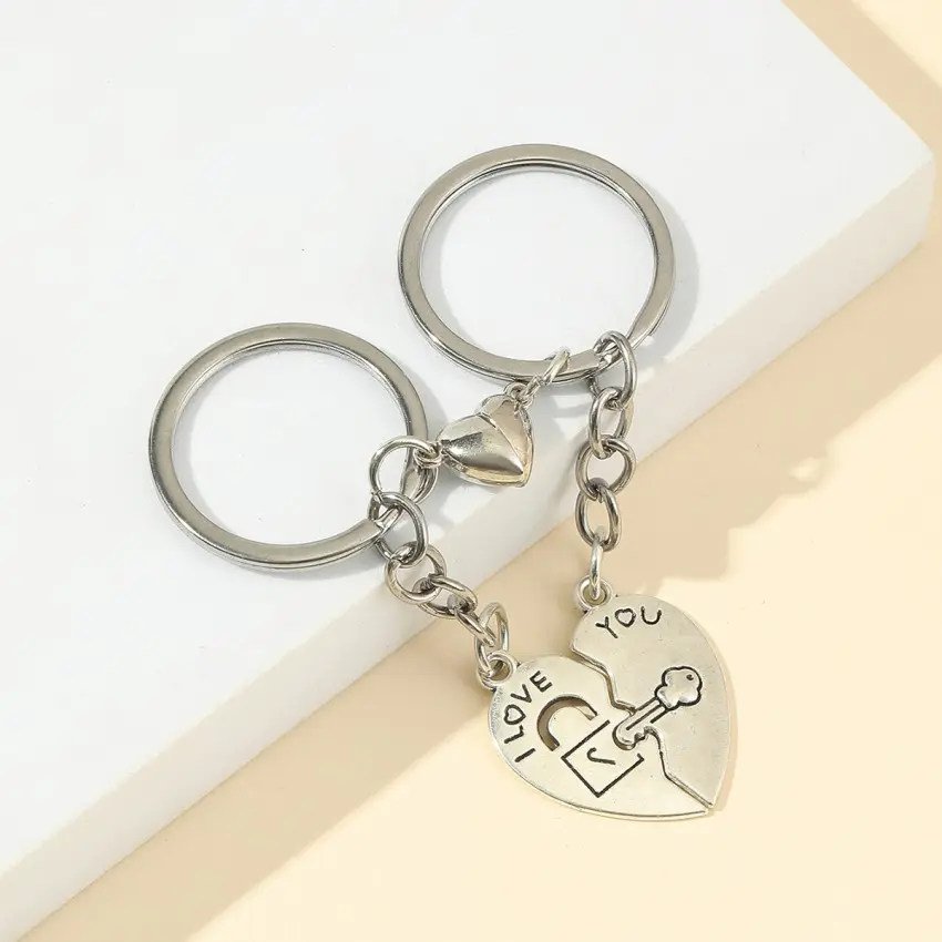Magnetic Keychain Set for Couples, Romantic "I Love You" Heart Lock and Key, Compact Anniversary Birthday Gift for Boyfriends, Christmas, Cute, Heart Shaped Keychain, Lock-Key, Unisex, Lettered, Alphabet Letters Keychains