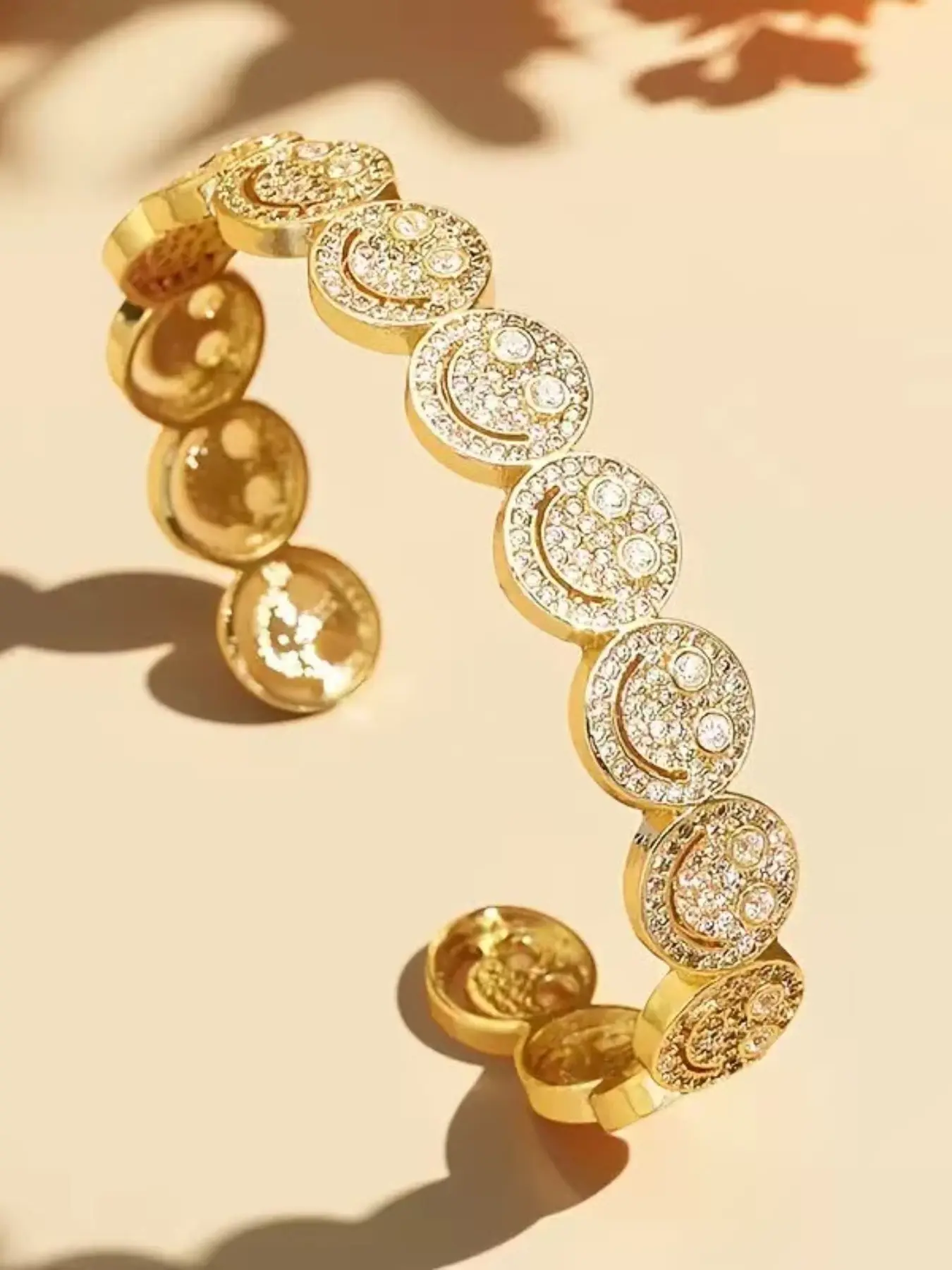 1Pc Paved Diamond Hip-Hop Smiley Open Cuff Bangle | Fashionable Chunky Bangles, Luxury Sweet & Cool Style, Adjustable Versatile Wrist Jewelry, Fashion Bracelet, Vibe Booster for Commute & Date