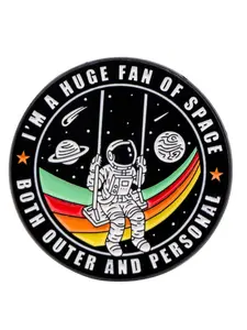 Astronaut Lapel Pin , Vintage Style Badge for Backpacks & Clothing, Perfect Gift for Space Enthusiasts, All Seasons Wear