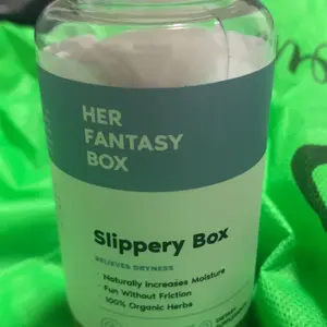 Product Review of Slippery Box - Extra Moisture Support Capsules from P**y