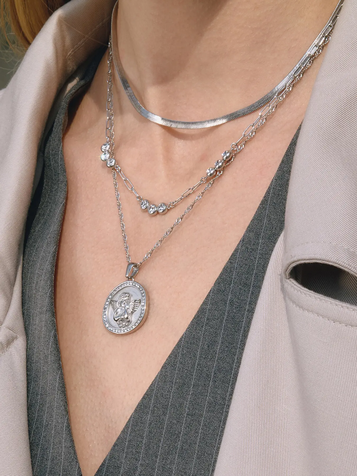 Delicate Drop-Shaped White Zircon Necklace For Women 18K Gold Plated Stainless Steel Layered Necklace Jewelry Gift Teardrop Pendant Necklace
