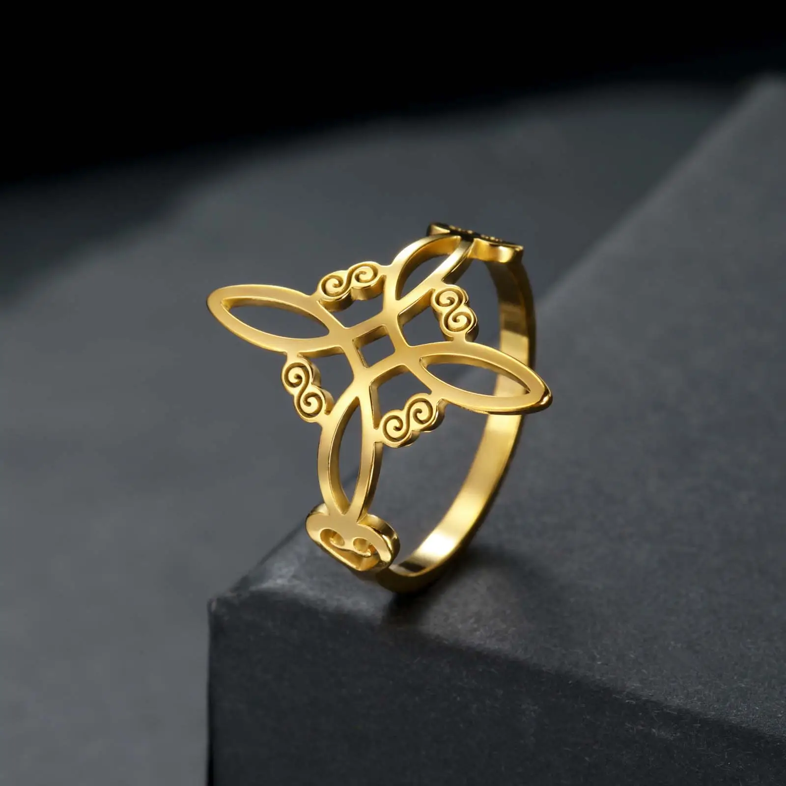 Simple stainless steel witch knot Kyle cross knot couple ring girlfriend wedding holiday gift suitable for party