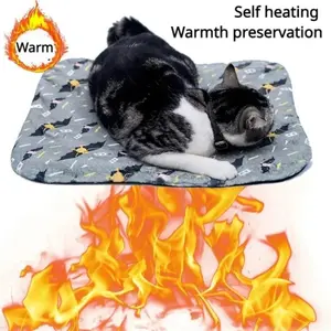 Pet Sleeping Pad Stay Warm Winter Warm Self-heating Heat Storage Mat Dogs Heating Pad Cat Self-heating Carpeting Blanket Winter Pet Supplies