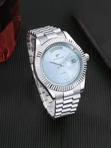 1 piece men's Quartz Analog Watch with stainless steel strap, displaying date and day of the week, suitable for both business and daily wear, the perfect gift for men